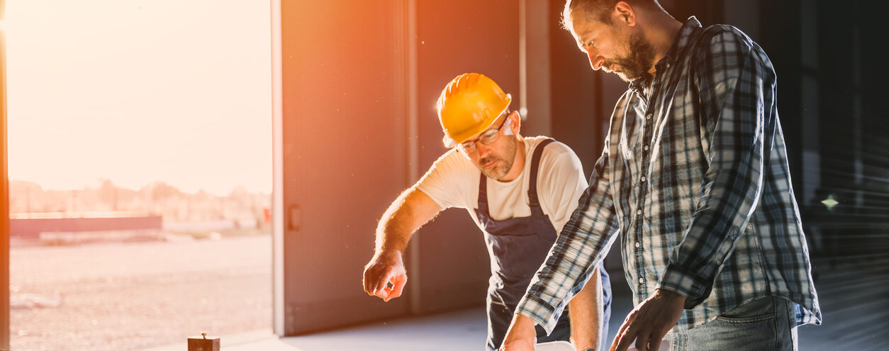 「建設業の人手不足」の理由と打破するための3つの改善ポイントを解説