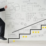 さまざまな知識を得てスキルアップしていくイメージ