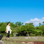 転職して居住を移転する女性、もしくはブレジャーやワーケーションを実施する従業員