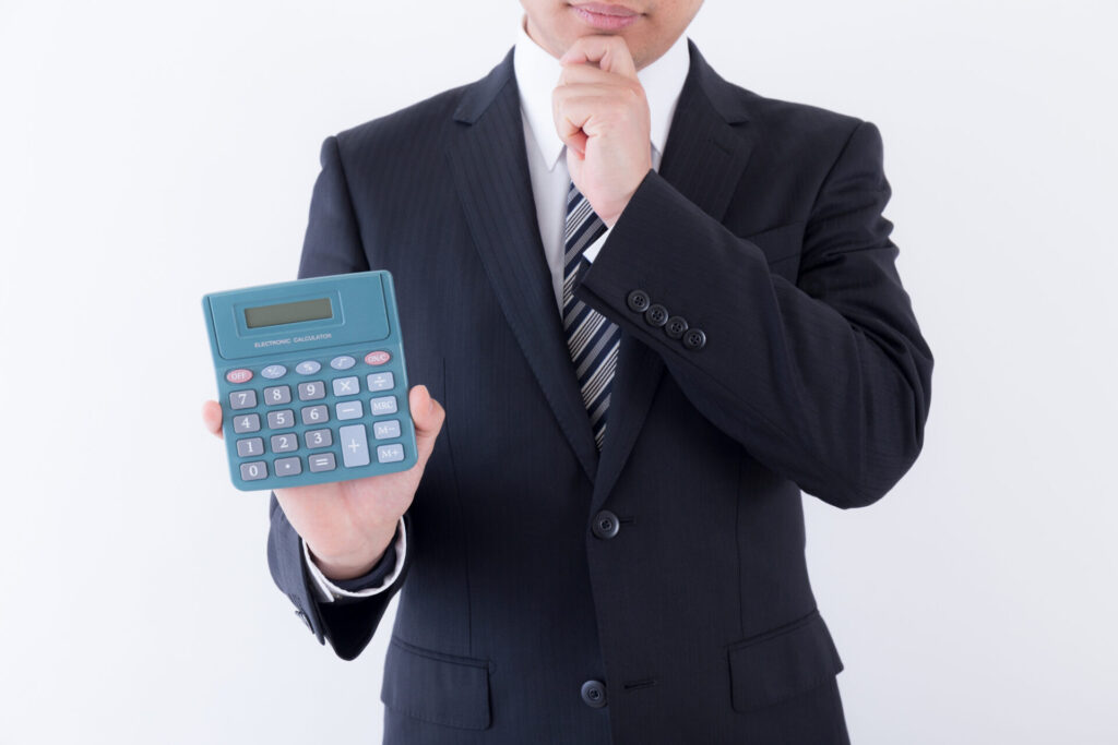 給与計算をする経理や付与するポイントを計算している従業員