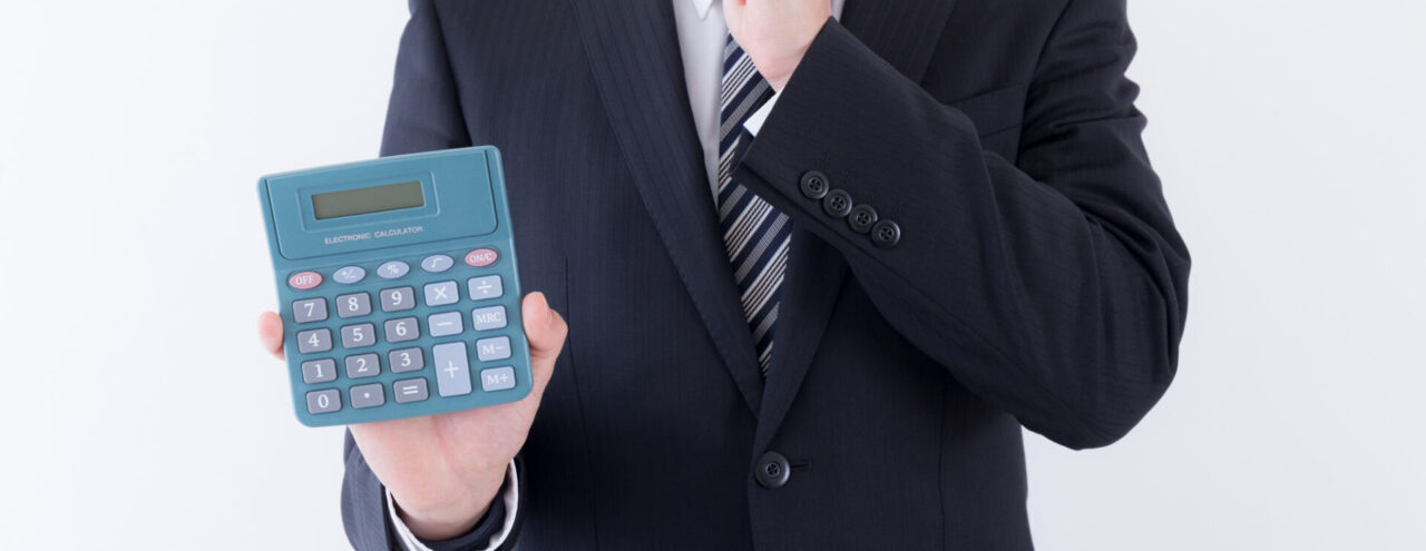 給与計算をする経理や付与するポイントを計算している従業員