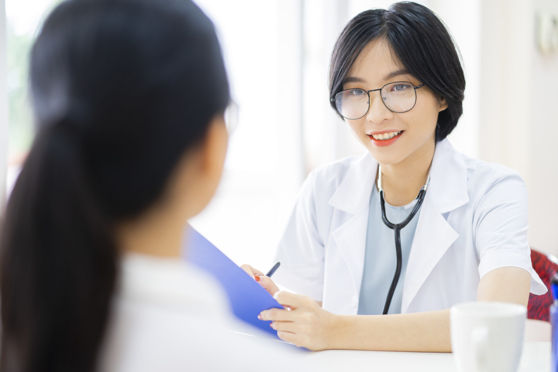 休職中の従業員と面談する産業医